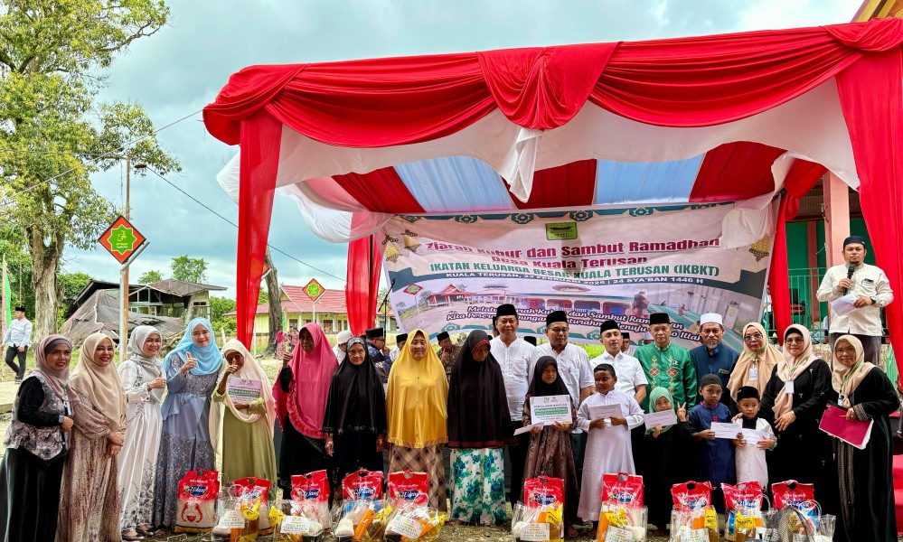 Baznas Pelalawan Salurkan Bantuan pada Acara Ziarah Kubur dan Sambut Ramadhan 1446 H