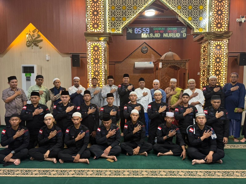 Brimob Kepri Gelar Program Religi, Ajak Masyarakat Sambang Ibadah Subuh Berjamaah