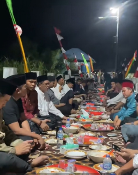Gunakan Pompong Safari Ramadhan, Bupati H. Zukri SE Pastikan Masyarakat Pangkalan Terap Sudah Nikmati Listrik 24 Jam