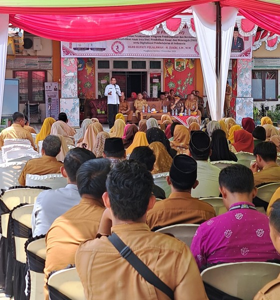 Bupati Pelalawan Launching Program Nasional Digitalisasi Pembelajaran dan Revitalisasi Pendidikan