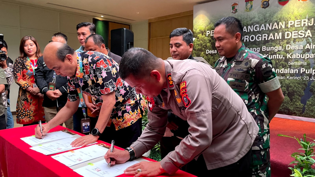 Program Desa Bebas Api PT RAPP, Dua Bupati Saksikan MoU dengan Tiga Desa di Riau