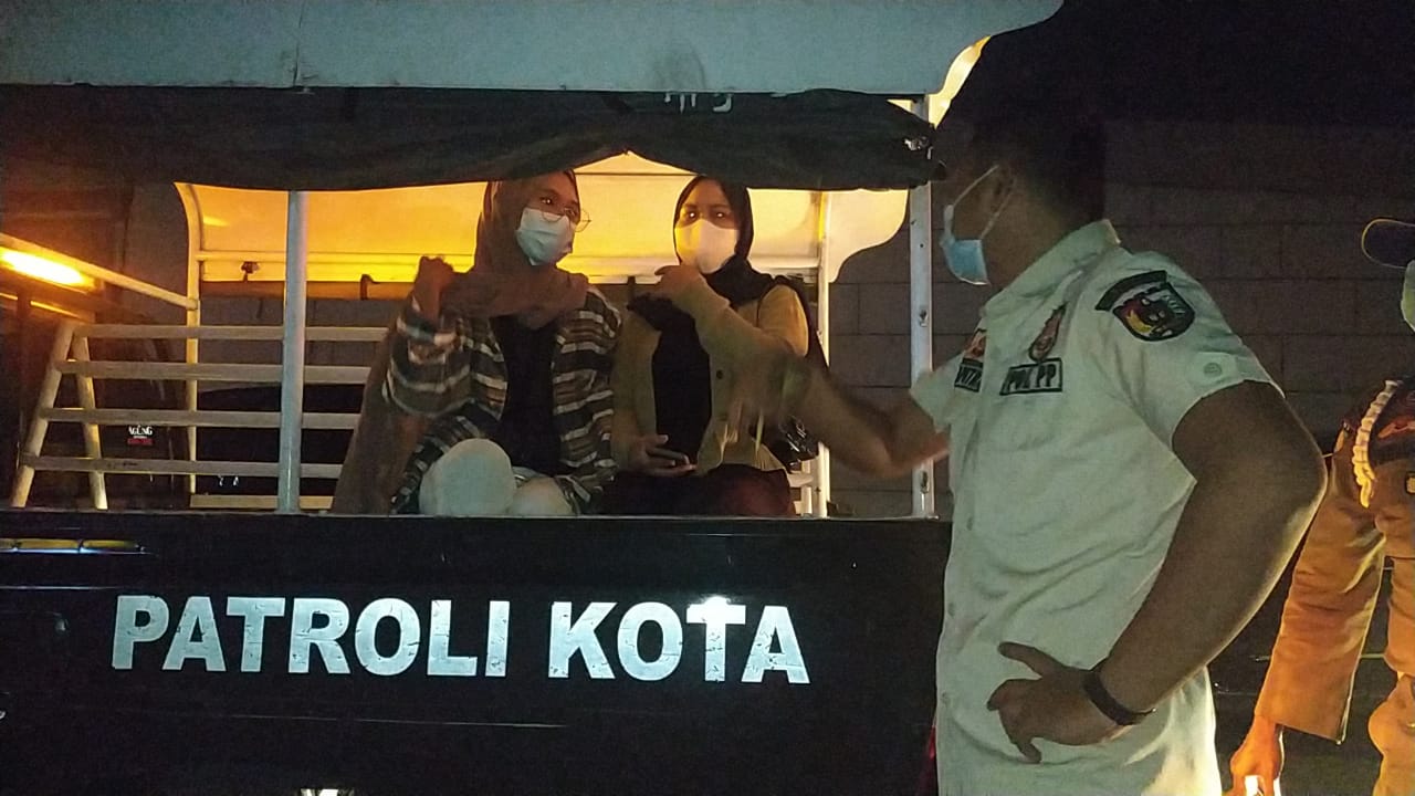 Dua Wanita di Pekanbaru Diangkut Satpol PP, Ini Penyebabnya