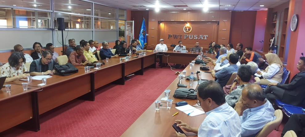 Rapat Perdana Seluruh Pengurus Baru PWI, Hendry Ch Bangun: Saling Kenal dan Bekerjasama dengan Baik