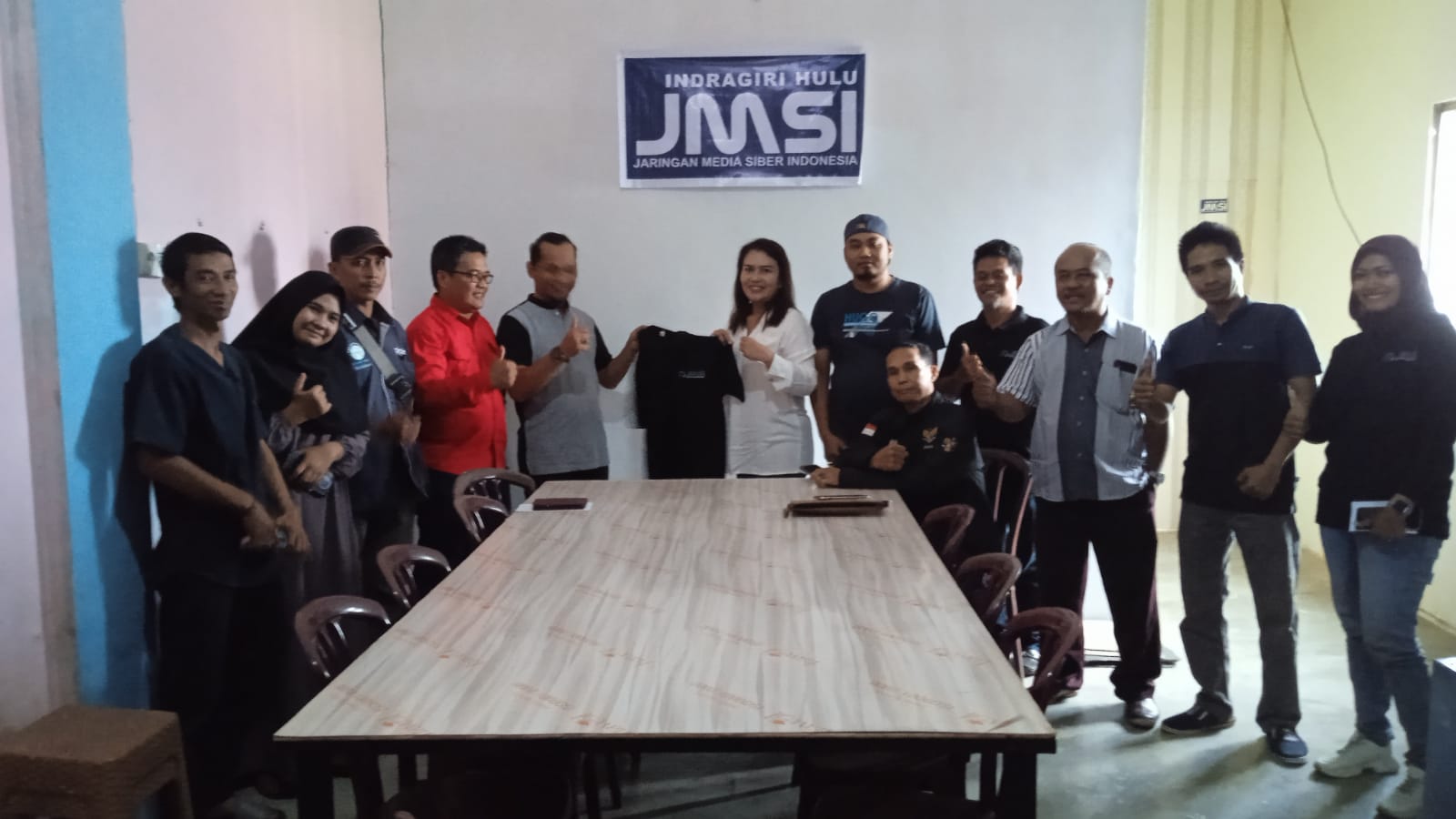 Bupati Lepas Delegasi JMSI Inhu Menuju HPN dan HUT JMSI ke 3 di Medan