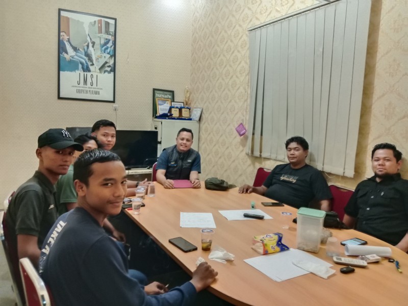 Kunjungi Kantor JMSI Pelalawan, HIMA PERSIS Jalin Kolaborasi dengan Media Bersatu untuk Perubahan