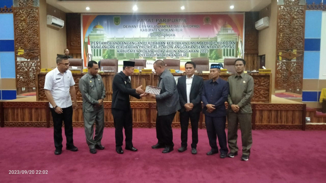 Bupati Sampaikan Perubahan KUA & PPAS TA 2023 Pada Rapat Paripurna DPRD Rohil