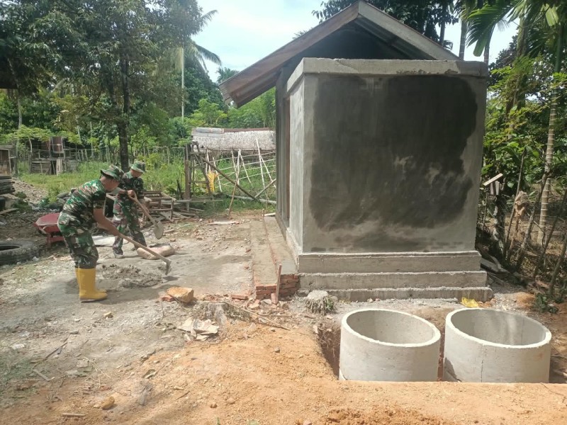 MCK Dayah Blang Cot Capai 85 Persen, Satgas TMMD ke-129 Kebut Pemasangan Septic Tank