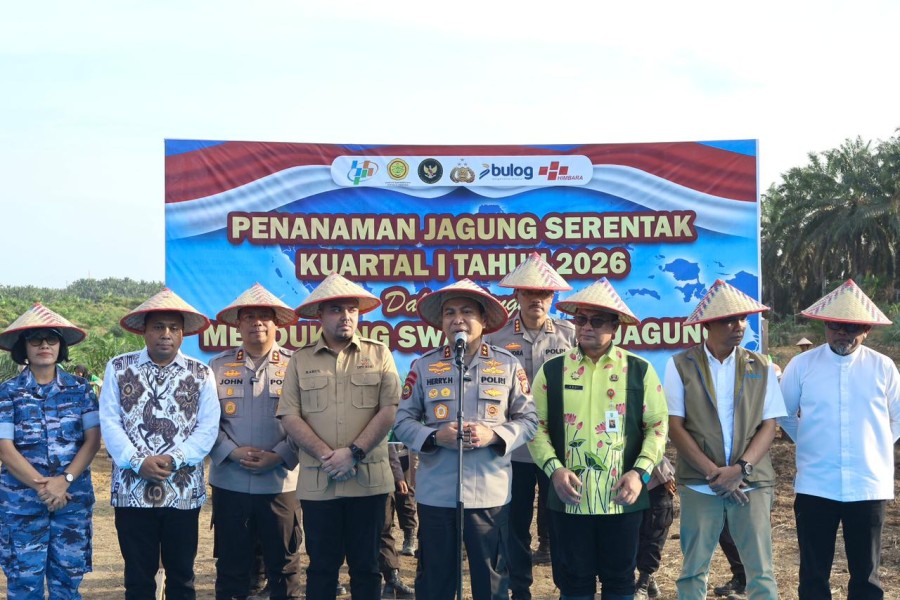 Kapolda Riau Pimpin Penanaman Jagung Serentak di Pelalawan, Dukung Swasembada Pangan Nasional