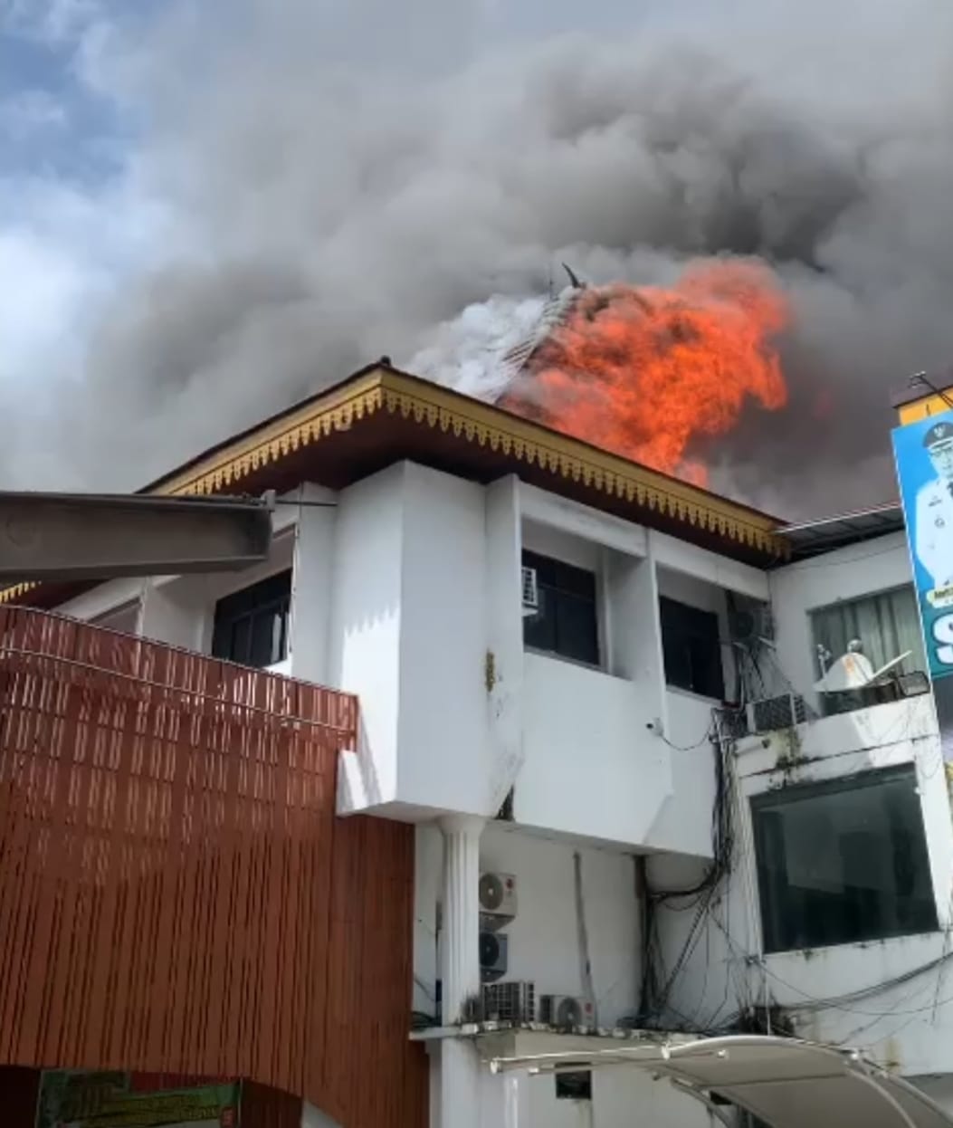Kantor Mal Pelayanan Publik di Pekanbaru Hangus Terbakar
