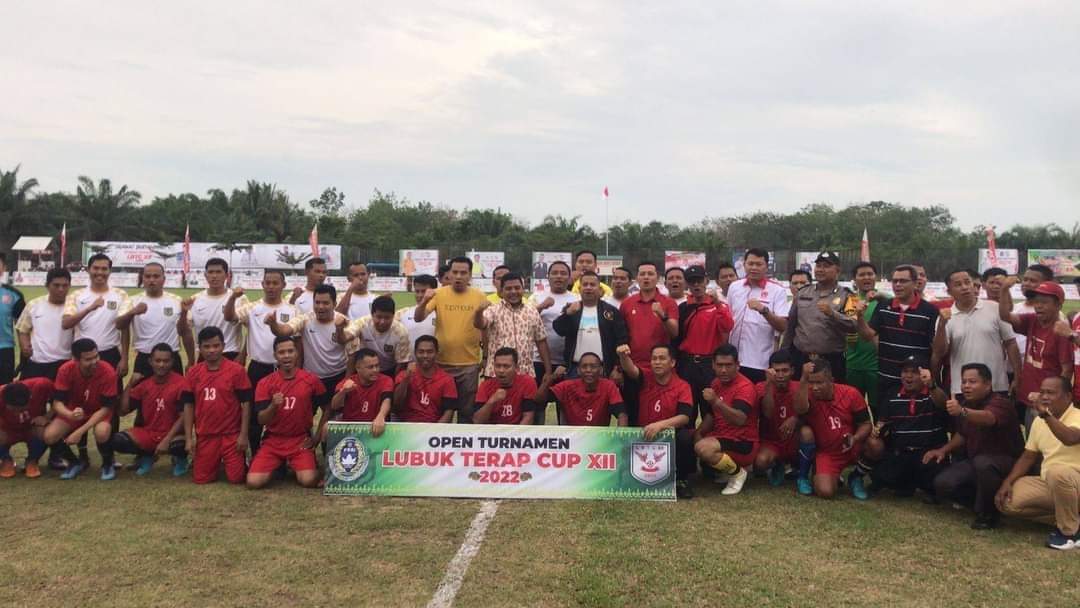 APDESI Pelalawan Takluk 0-1 dari PWI di Laga Eksebisi Pembukaan Turnamen Lubuk Terap