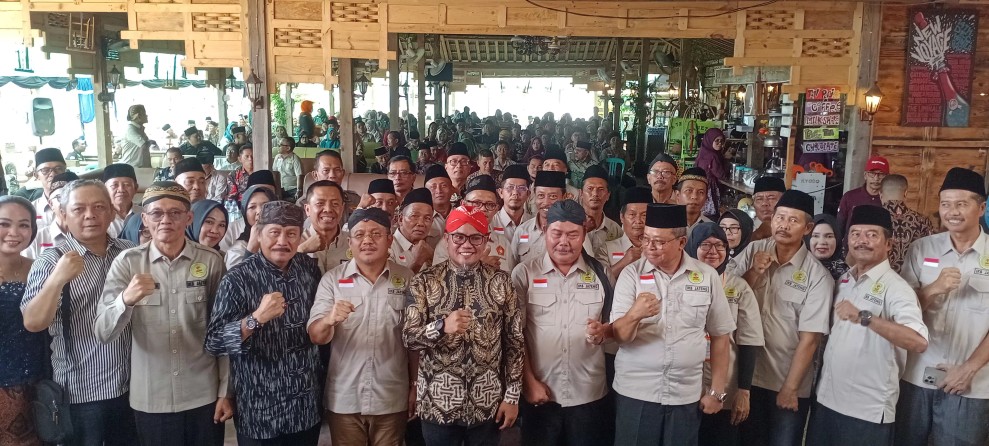 Bupati H Zukri Lantik Pengurus DPD IKB-Jateng Kabupaten Pelalawan Tahun 2025