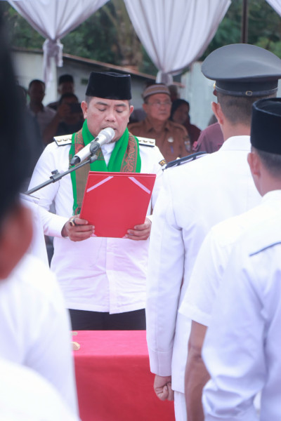 Kukuhkan Perpanjangan Kades dan BPD, Bupati H Zukri: Pemimpin Harus Bisa Memperhatikan Kesejahteraan Hidup Masyarakat