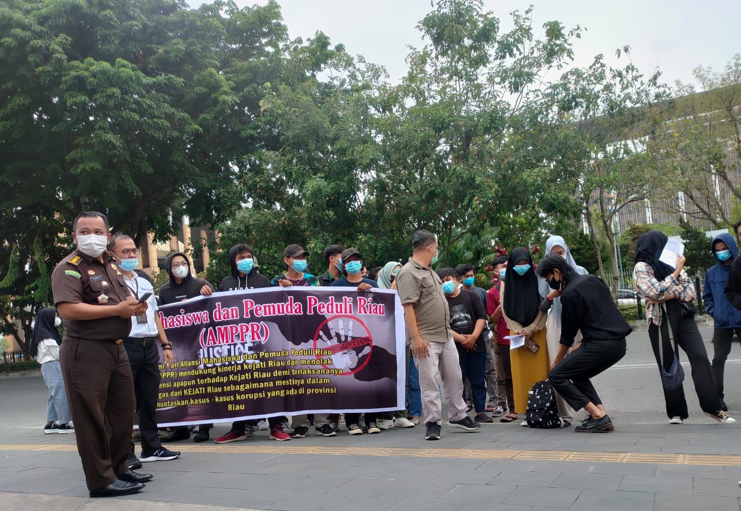 Kejati Diminta Tuntaskan Kasus Korupsi di Riau