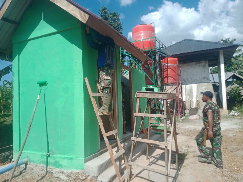 Kebut Progres Jelang Penutupan, Satgas TMMD ke-129 Kodim 0102/Pidie Tuntaskan Pembangunan MCK TPU  Lhok Panah