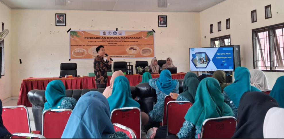 ITP Pelalawan Indonesia Gelar Pelatihan Desain Promosi Digital Berbasis Canva dan AI di Desa Padang Luas