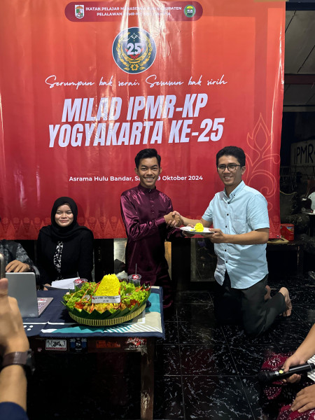 Peringati Milad ke-25, IPMR-KP Yogyakarta Santuni Anak Yatim dan Gelar Dialog Bersama Alumni