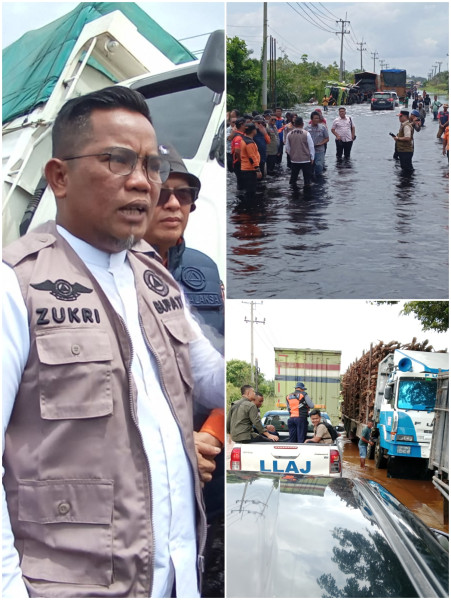 Berjalan Kaki 2 Kilometer, Bupati Zukri Tinjau Kondisi Banjir di Lintas Timur KM 83