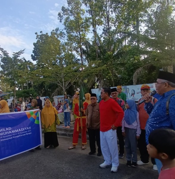 Bupati Pelalawan Lepas Peserta Pawai Milad Muhammadiyah ke-113