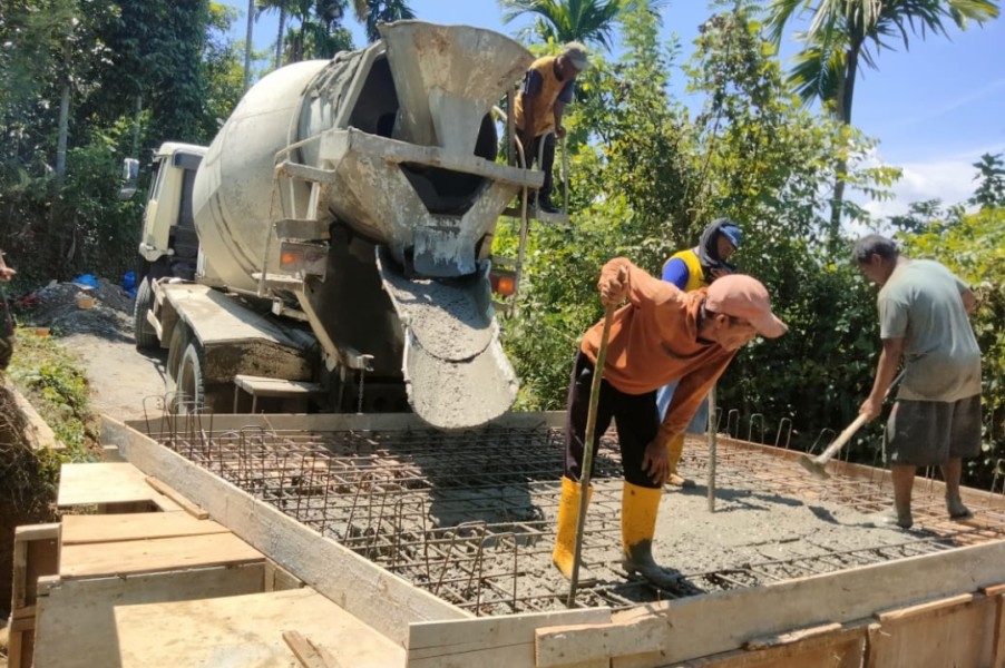 Genjot Infrastruktur Pertanian, Satgas TMMD Ke-129 Kebut Pengecoran Box Culvert Demi Kelancaran Akses Petani