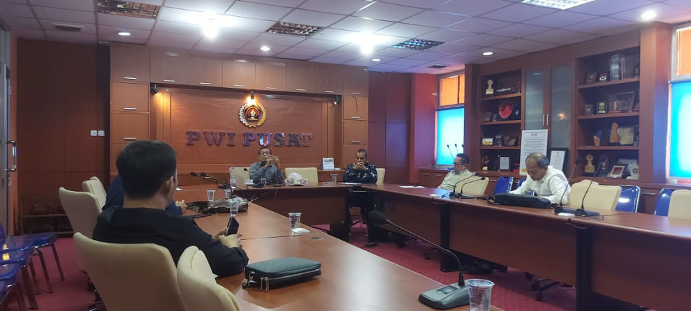 Pendidikan dan UKW Program Prioritas Kepemimpinan Hendry Ch Bangun