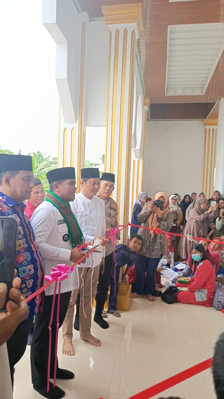 Bupati Pelalawan Resmikan Mesjid dan TPA Nur Hidayah Pangkalan Kerinci