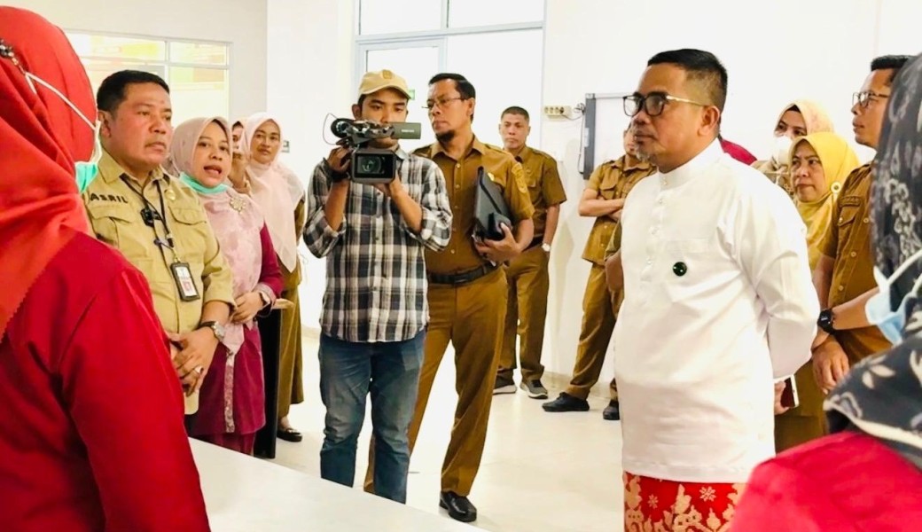 Viral Pelayanan IGD, Bupati Zukri Langsung Sidak RSUD Selasih