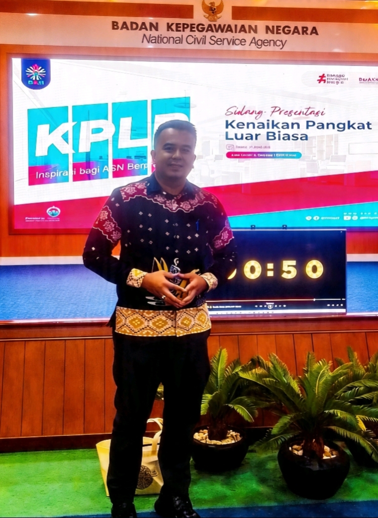 Dua ASN Sumatera Raih Penghargaan Nasional Kenaikan Pangkat Luar Biasa, Lurah Kerinci Timur Harumkan Nama Riau