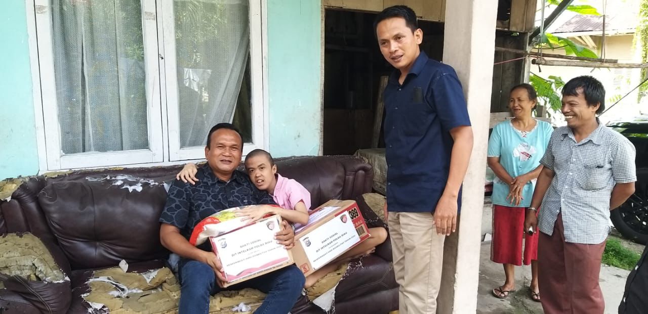 Direktorat Intelkam Polda Riau Berikan Sembako Dalam Rangka Hari Disabilitas Internasional Tahun 2022