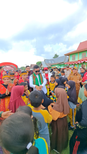 Buka Porseni Tingkat SD, Bupati Zukri Ajak Orang Tua Mendukung Potensi Anak Secara Maksimal