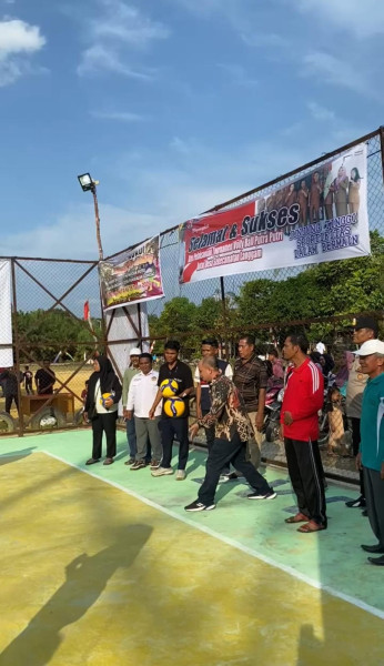 Sambut HUT RI Ke-79, Desa Pangkalan Gondai Buka Turnamen Vollyball Putra dan Putri