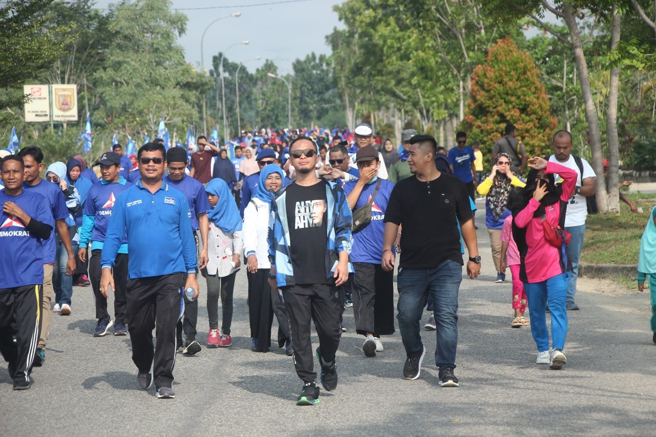 Ribuan Masyarakat Pelalawan Deklarasikan AHY jadi Presiden dalam Gerak Jalan Santai Partai Demokrat