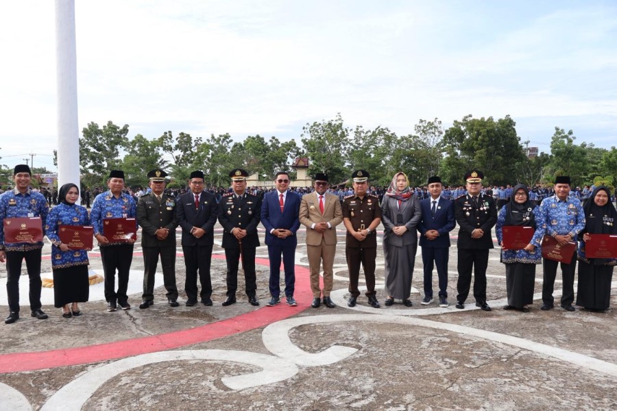 Bupati Pelalawan Pimpin Upacara Peringatan Hari Pahlawan Tahun 2025