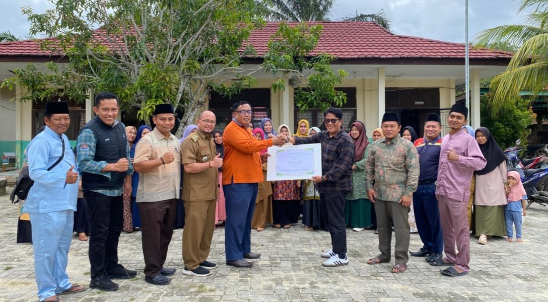 Camat Langgam Apresiasi Bantuan Pendidikan Rp100 Juta dari PT EMP