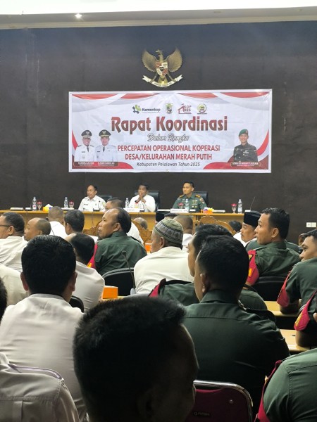 Bupati Zukri Buka Rakor Percepatan Operasional Koperasi Merah Putih Desa/Kelurahan se-Kabupaten Pelalawan