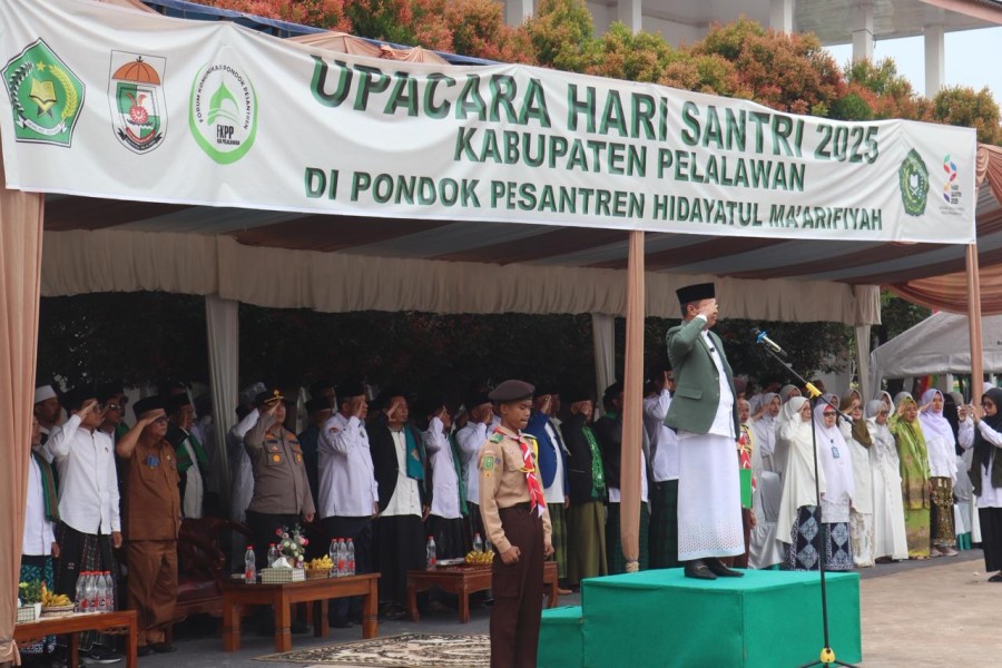 Pondok Pesantren Hidayatul Ma’arifiyah Jadi Tuan Rumah Upacara Hari Santri Nasional 2025 Kabupaten Pelalawan
