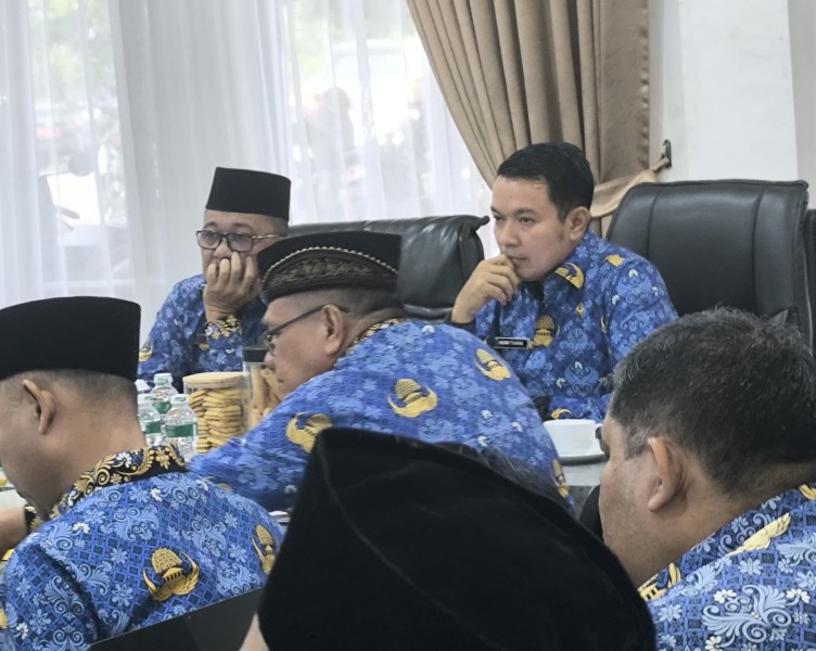 Wabup Husni Tamrin Pimpin Rapat Optimalisasi Pajak dan Retribusi Daerah