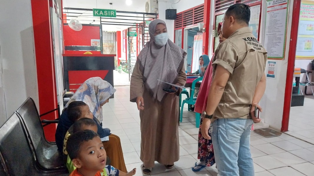 Bantu Berobat, Komnas PA Pelalawan Dampingi 3 Balita Tak Miliki KK dan KTP Pelalawan
