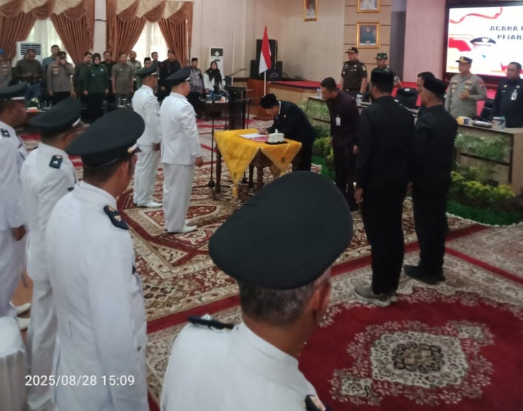 Di Kukuh 69 Penghulu Antar Masa Jabatan, Bupati H. Bistamam Tegaskan Jalani Tupoksi Sesuai UU Berlaku