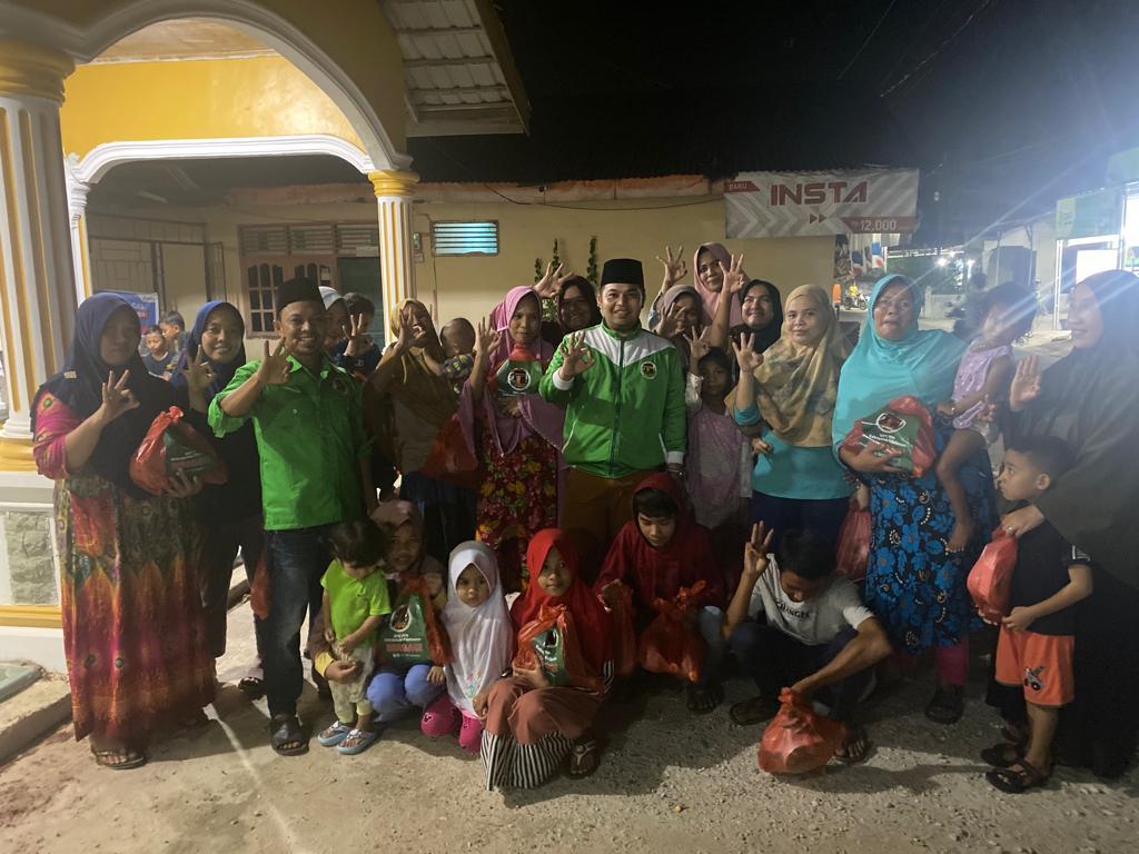 Tebarkan Senyuman di Penghujung Ramadhan, PPP Kabupaten Pelalawan Berbagi Parcel Ke Masyarakat