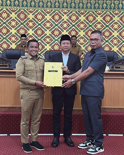 Bupati Pelalawan dan DPRD Teken Nota Kesepakatan KUA-PPAS APBD 2026