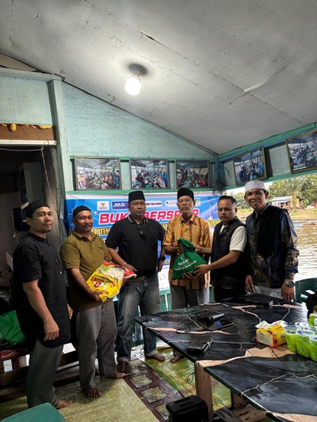 JMSI Pelalawan Buka Puasa Bersama Komunitas Tukang Becak, Salurkan Sembako dari Baznas