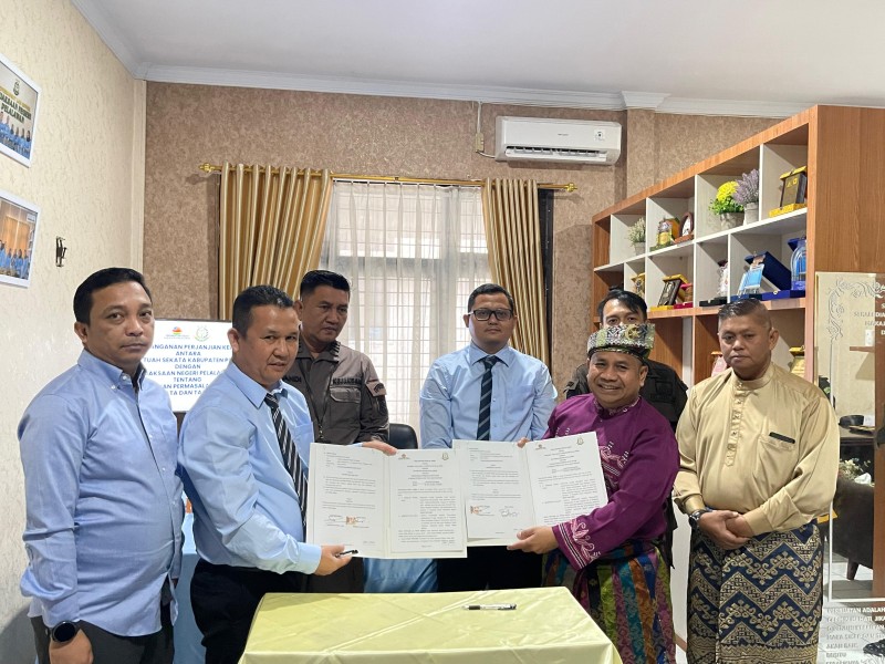 Perkuat Pengawasan dan Kepastian Hukum, Perumda Tuah Sekata Jalin MoU dengan Kejari Pelalawan