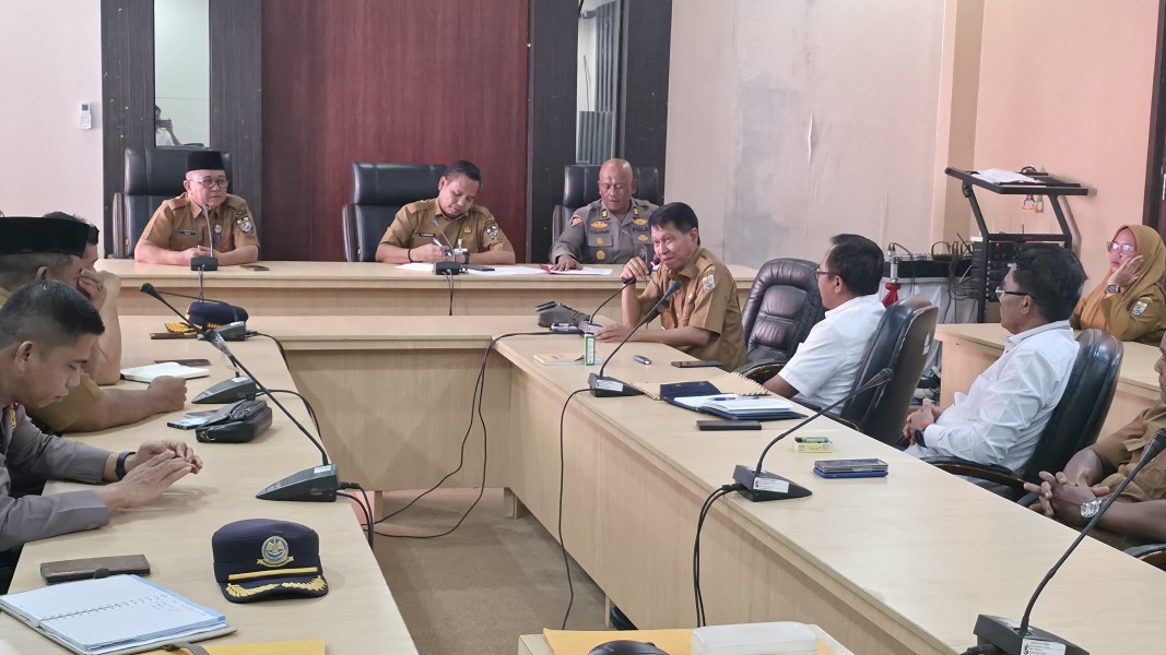 Viralnya Puluhan Warga LBK Berhentikan Mobil Tronton PT. RAPP, Akhirnya di Mediasi Pemda Pelalawan