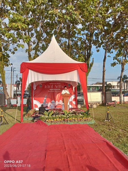 Sholat Idul Adha 1444 H di Lapangan Sepak Bola Kerinci Tongah Berjalan khidmat, Bupati H Zukri Sampaikan Amanatnya