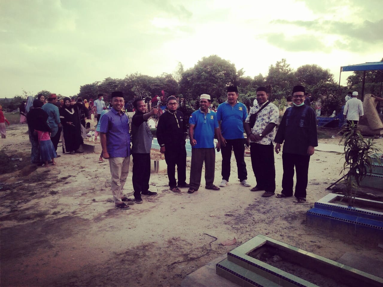 Ziarah Kubur di TPU Pangkalan Kerinci, Ratusan Masyarakat Minta Cepat Realisasikan Lahan Kuburan Baru