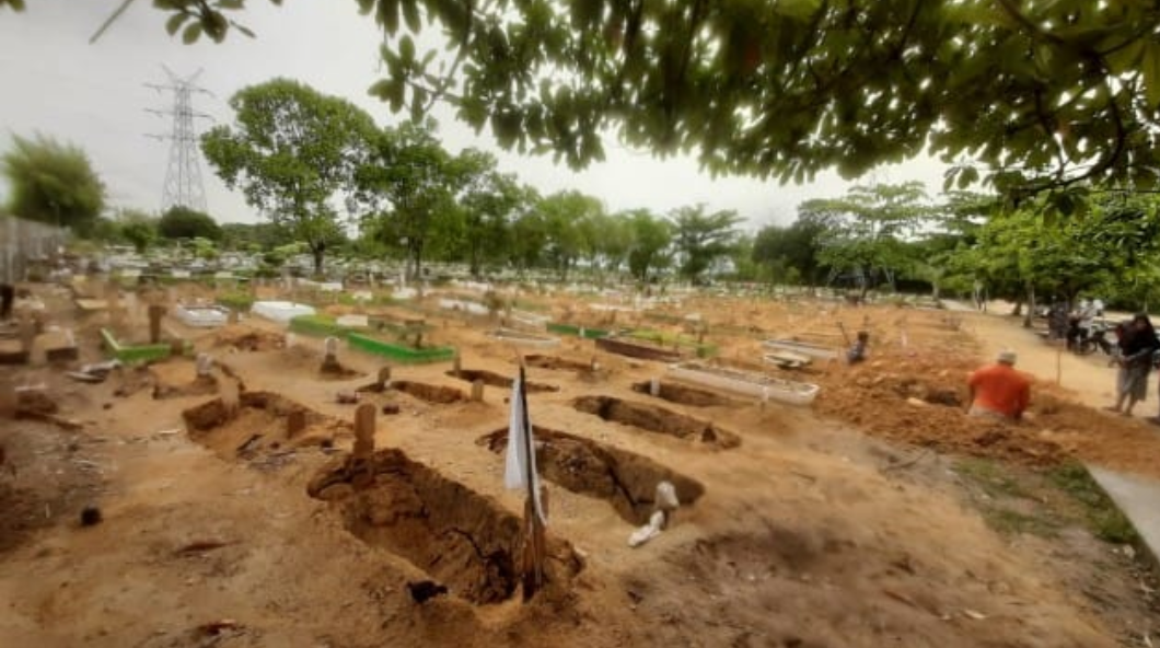 Puluhan Makam Amblas di TPU Payung Sekaki Pekanbaru