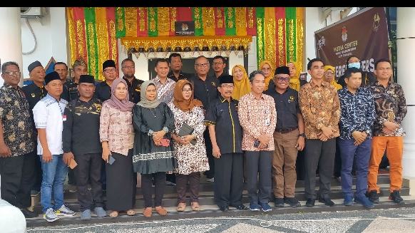Targetkan Satu Kursi Satu Dapil, Partai Ummat Serahkan Berkas Bacaleg ke KPU Pekanbaru