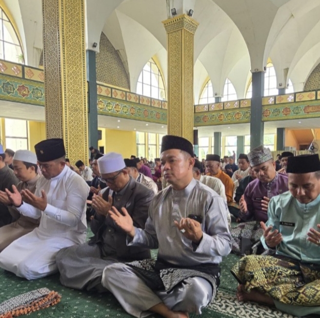Bupati Pelalawan Perkuat Disiplin ASN dan Silaturahmi Melalui Program Shalat Berjemaah