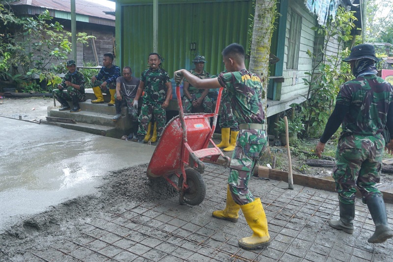 Telah Berjalan Dua Pekan, Satgas TMMD Ke-115 Kodim 0313/KPR Gesa Pengerjaan