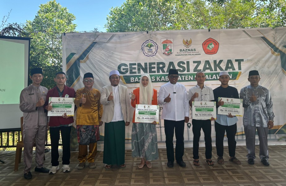 Dari Pelalawan ke Kairo: 8 Mahasiswa Terima Bantuan Pendidikan Baznas, 31 Generasi Muda Dapat Beasiswa